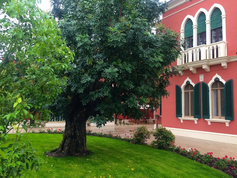 Donnenzo Bed & Breakfast Latiano Exterior foto